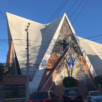 Photo taken at Iglesia de la Medalla Milagrosa by Inti A. on 2/19/2019