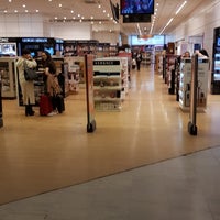 Photo taken at Hellenic Duty Free Shops by efthimis p. on 1/8/2018