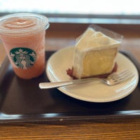 Photo taken at Starbucks by naru on 7/24/2022