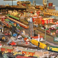Das Foto wurde bei The Toy Train Barn Museum von Becky C. am 12/29/2012 aufgenommen