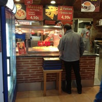 Foto diambil di Mr. Pizza oleh Ricardo F. pada 12/30/2012