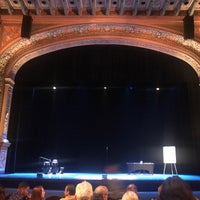 Foto tirada no(a) Olympia Theater at Gusman Center por Patty v. em 11/30/2018