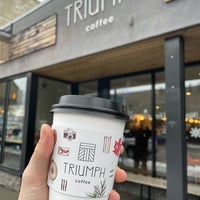 12/30/2022 tarihinde Lenka J.ziyaretçi tarafından Triumph Coffee'de çekilen fotoğraf