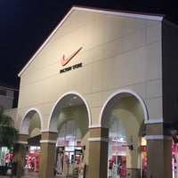 nike outlet philadelphia premium outlets
