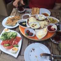 Photo taken at Kaptan Börek &amp;amp; Burger by Denizzmir on 5/31/2015