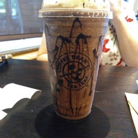 Photo taken at The Coffee Bean &amp;amp; Tea Leaf by Frank C. on 8/6/2018