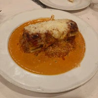 Foto scattata a Capri Italian Restaurant da Abdulmohsen 🌴 il 3/31/2019