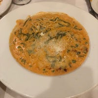 Foto diambil di Capri Italian Restaurant oleh Abdulmohsen 🌴 pada 3/31/2019