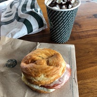 Photo taken at Starbucks by Ewerton F. on 11/25/2019