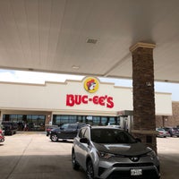 Photo taken at Buc-ee&amp;#39;s by Enrique G. on 8/17/2019