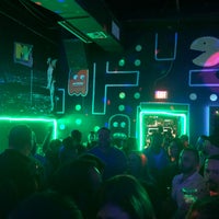 9/30/2018 tarihinde Enrique G.ziyaretçi tarafından Deloreans 80s Bar'de çekilen fotoğraf