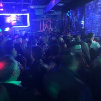 รูปภาพถ่ายที่ Deloreans 80s Bar โดย Enrique G. เมื่อ 1/27/2019
