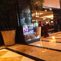 4/11/2014 tarihinde Dytha M.ziyaretçi tarafından Executive Lounge - Hotel Mulia Senayan, Jakarta'de çekilen fotoğraf
