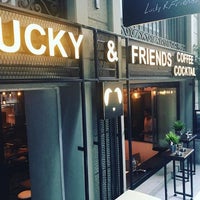 Снимок сделан в Lucky and Friends Coffee Cocktail пользователем Lucky and Friends Coffee Cocktail 11/2/2017