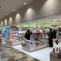Photo taken at くまざわ書店 by Noboru T. on 1/29/2019