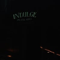 รูปภาพถ่ายที่ Indulge Island Grill โดย Danny เมื่อ 5/3/2013