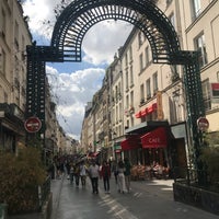 Photo taken at Marché Montorgueil by Gabor K. on 9/15/2018