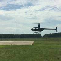 รูปภาพถ่ายที่ Huffman Helicopters โดย Rafael S. เมื่อ 7/8/2016