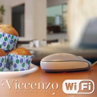 รูปภาพถ่ายที่ Viccenzo โดย Viccenzo เมื่อ 12/30/2012