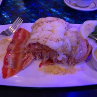 Photo taken at The Oceanaire Seafood Room by Jeraldine F. on 5/12/2019