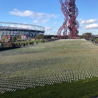 Photo taken at Queen Elizabeth Olympic Park by Emma H. on 11/11/2018