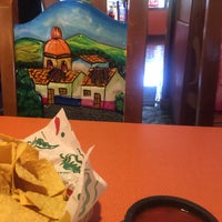 Das Foto wurde bei Si Senor Mexican Restaurant von Tammy S. am 4/22/2016 aufgenommen
