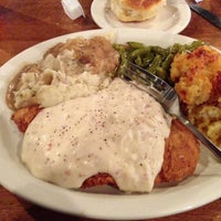 Photo taken at Cracker Barrel Old Country Store by Jennifer F. on 3/27/2013
