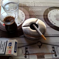 Das Foto wurde bei KöppüK House Coffee von Çilingir M. am 7/29/2016 aufgenommen