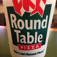 Photo taken at Round Table Pizza by Daniel C. on 11/14/2013
