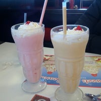 Photo taken at Steak &amp;#39;n Shake by Daniel G. on 1/1/2013