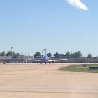 6/9/2013 tarihinde Sarah D.ziyaretçi tarafından Tulsa International Airport (TUL)'de çekilen fotoğraf