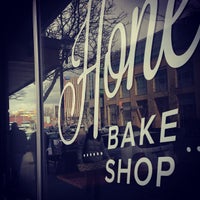 รูปภาพถ่ายที่ Honey Bake Shop โดย Michelle K. เมื่อ 4/5/2013