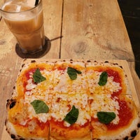 Photo taken at 【A】PIZZA by ぴっぴっぴ@池袋 　. on 3/7/2022