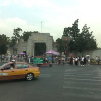 Photo taken at 清华西门 West Gate of Tsinghua University by 千 悦. on 9/23/2017