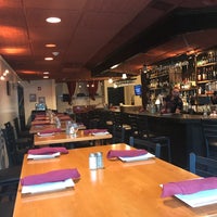 8/25/2017 tarihinde Claudia M.ziyaretçi tarafından Brothers Restaurant'de çekilen fotoğraf