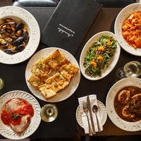 Foto diambil di Annabella&amp;#39;s Italian Restaurant oleh Annabella&amp;#39;s Italian Restaurant pada 8/9/2017