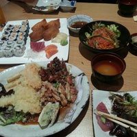 Photo taken at Hi Sushi by Zeta J. on 4/5/2013