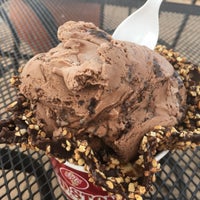 Photo taken at Cold Stone Creamery by Lindsey S. on 8/9/2017