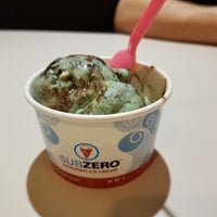 Снимок сделан в Sub Zero Ice Cream &amp;amp; Yogurt пользователем Jennifer F. 11/12/2018