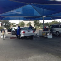 11/10/2012 tarihinde Calvin F.ziyaretçi tarafından Bill&amp;#39;s Car Wash and Detailing Centers'de çekilen fotoğraf