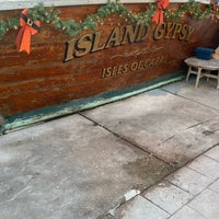 Снимок сделан в Island Gypsy Cafe пользователем Laila H. 1/2/2022