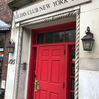 Foto tomada en Gilda&amp;#39;s Club New York City  por Eric N. el 6/20/2019
