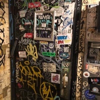 Снимок сделан в Sidewalk Bar &amp;amp; Restaurant пользователем Eric N. 2/17/2019