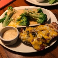 Photo taken at Outback Steakhouse by Carlos M. on 6/3/2017