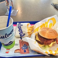 Photo taken at Culver&amp;#39;s by Carlos M. on 8/16/2015