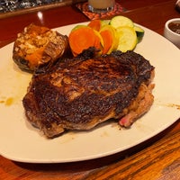 Photo taken at Outback Steakhouse by Carlos M. on 2/9/2022
