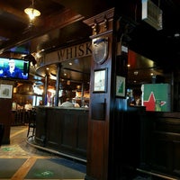 Photo prise au JJ&amp;#39;s Irish Restaurant &amp;amp; Pub par Sam . le5/27/2021