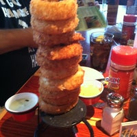 Photo taken at Red Robin Gourmet Burgers and Brews by Mandi R. on 5/26/2013