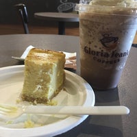 Photo taken at Gloria Jean&amp;#39;s Coffees by ᖇᘎᘗᕬ ᖇᓲᕒᕬ on 5/28/2016