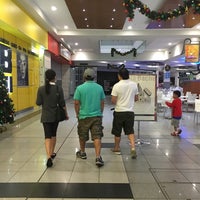 Photo taken at Centrepoint Tamworth by ᖇᘎᘗᕬ ᖇᓲᕒᕬ on 12/26/2015